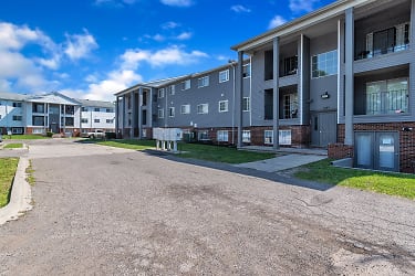 Auburn West Apartments - Pontiac, MI