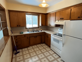 320 4th St SE unit 3 - undefined, undefined