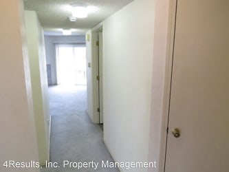 1704 E 24th Ave Apartments - Hutchinson, KS