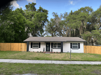 306 S Old Wire Rd - Wildwood, FL