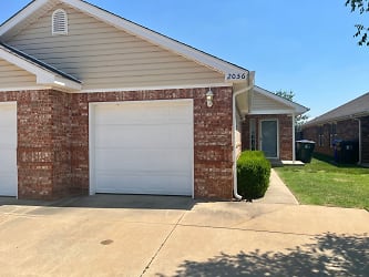 2056 24th Ave SE - Norman, OK