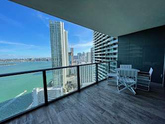 650 NE 32nd St #3005 - Miami, FL