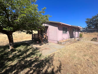 10337 Stockton St - Coulterville, CA