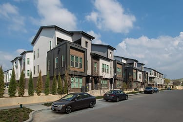 Villas At Fiori Apartments - Addison, TX