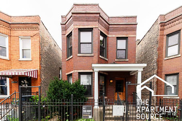 2509 W Diversey Ave - Chicago, IL