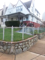 162 E Essex Ave - Lansdowne, PA