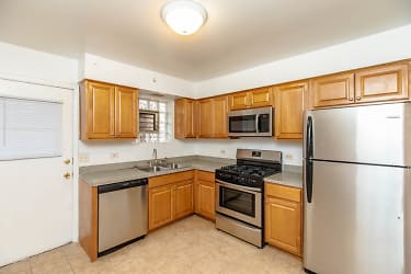 2005 W Touhy Ave unit 105 - Chicago, IL