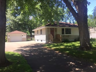 11416 Olive St NW - Coon Rapids, MN