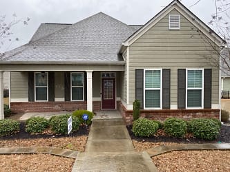175 Colonial Ct - Fayetteville, GA