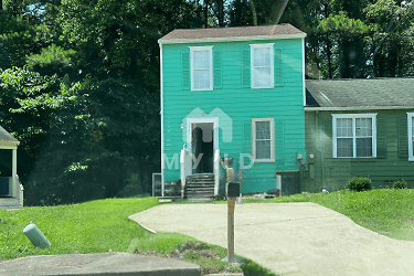 2041 Charter Manor - Lithonia, GA