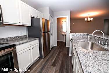 Spacious Milford Townhome, Near Downtown Apartments - Milford, MI