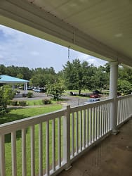 2045 3rd Ave unit 207 - Sneads, FL