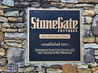 1557 Stone Gate Ln SE - Atlanta, GA