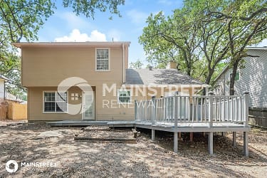 2832 W Kimball Ave - Grapevine, TX