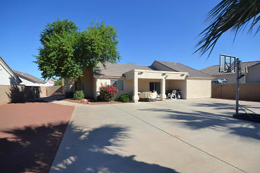 2202 Emerald River Ct - Fort Mohave, AZ