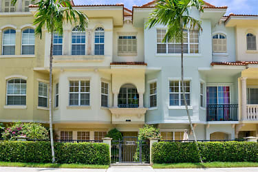 2558 Gardens Pkwy - Palm Beach Gardens, FL