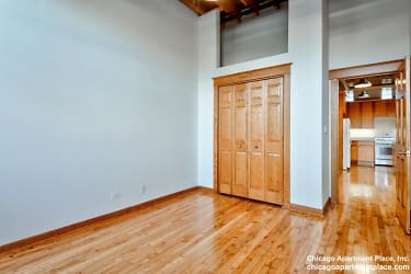 3656 N Lincoln Ave - Chicago, IL