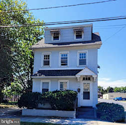 41 W Centre St #B - Woodbury, NJ