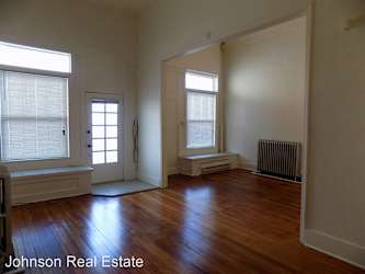 115 N Main St - Fairfield, IA