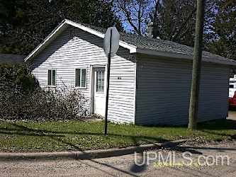 1800 Wright St - Marquette, MI
