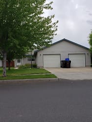 2010 NW Elm Ave - Redmond, OR