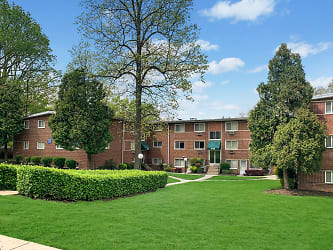 Queensbury Park/Oliver Gardens Apartments - undefined, undefined