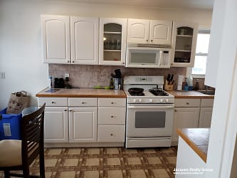 321 Alewife Brook Pkwy unit 2 - Somerville, MA