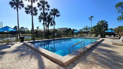 6078 Waterway Bay Dr - Fort Myers, FL