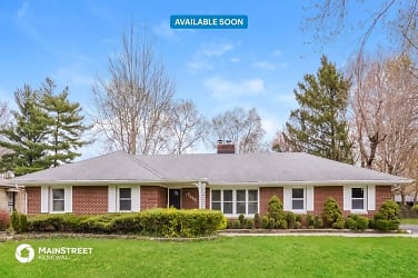 5415 Woodside Dr - Indianapolis, IN