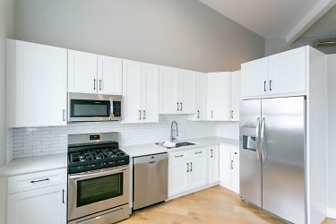 1470 W Webster Ave unit 207 - Chicago, IL