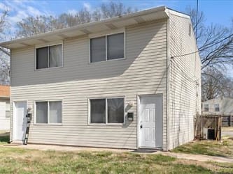 818 Bell Ave unit 1 - Webster Groves, MO