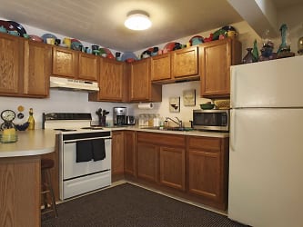 Lakeview Apartments - Lakeville, IN
