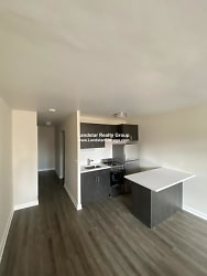 5847 N Winthrop Ave - Chicago, IL