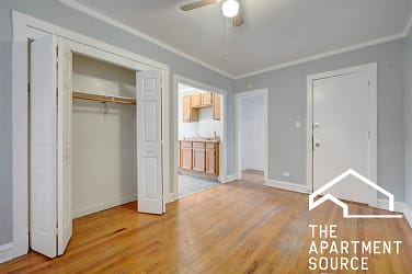 3263 W Wrightwood Ave unit 1Q - Chicago, IL