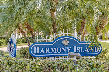 5080 Harmony Cir #103 - Vero Beach, FL