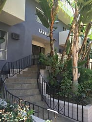 1226 N Fuller Ave - West Hollywood, CA