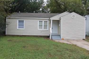 212 W Jacobs Dr - Midwest City, OK