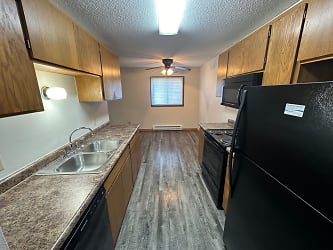 2863 20th Ave S unit 2865 - Grand Forks, ND