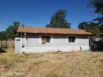 6962 Meadowbrook Dr - Clearlake, CA