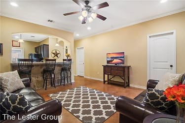 Barracks Townhome Apartments - College Station, TX