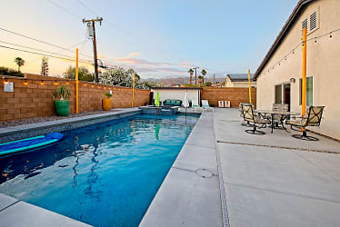 12715 Casa Loma Rd - Desert Hot Springs, CA