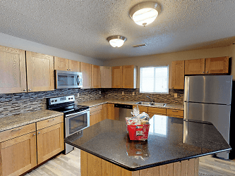 South Pointe Apartments - Minot, ND