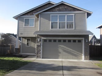 3251 NW Marine Ave - Lincoln City, OR