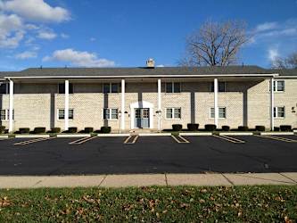 Fairfield Arms Apartments - Livonia, MI