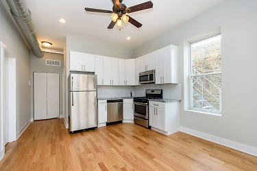 2536 N Kimball Ave unit 203 - Chicago, IL