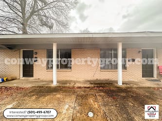 1108 Donaghey Ave - Conway, AR