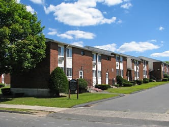Coppermine Village Apartments - Bristol, CT