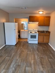 139 39th St E unit 8 - undefined, undefined