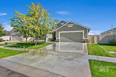 3016 NW 8th Ave - Meridian, ID