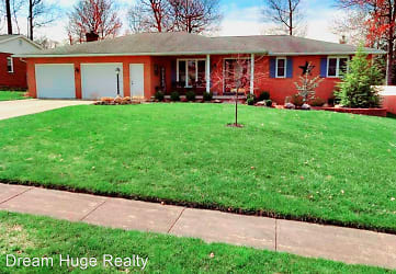 1790 Rippling Brook Dr - Mansfield, OH